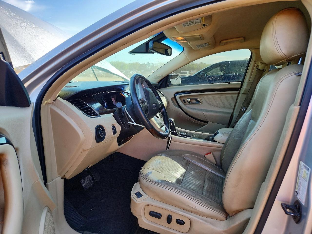 2015 Ford Taurus Limited - Image 7