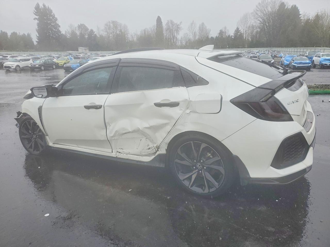 2019 Honda Civic Sport Touring - Image 2
