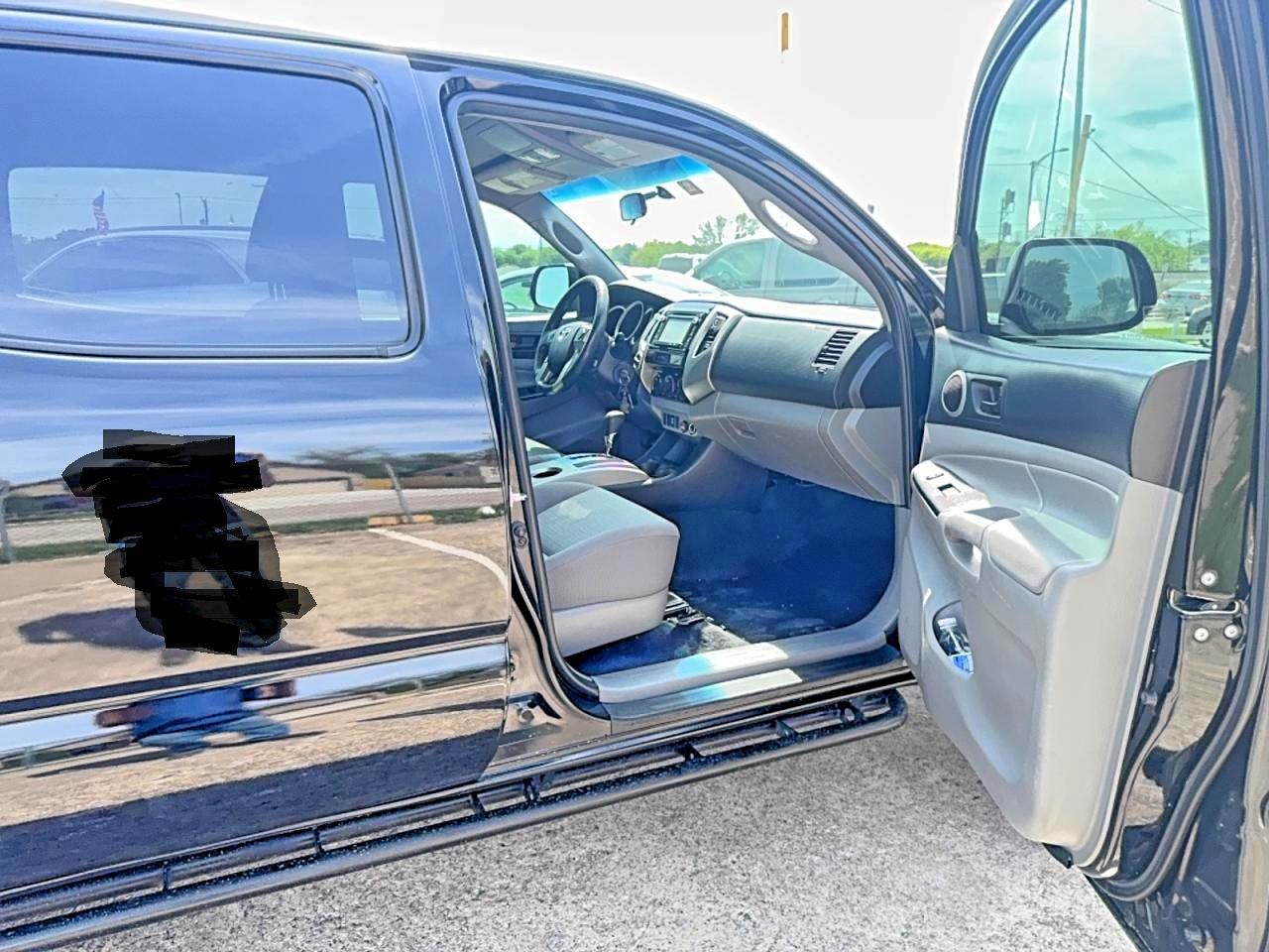 2014 Toyota Tacoma V6 - Image 5