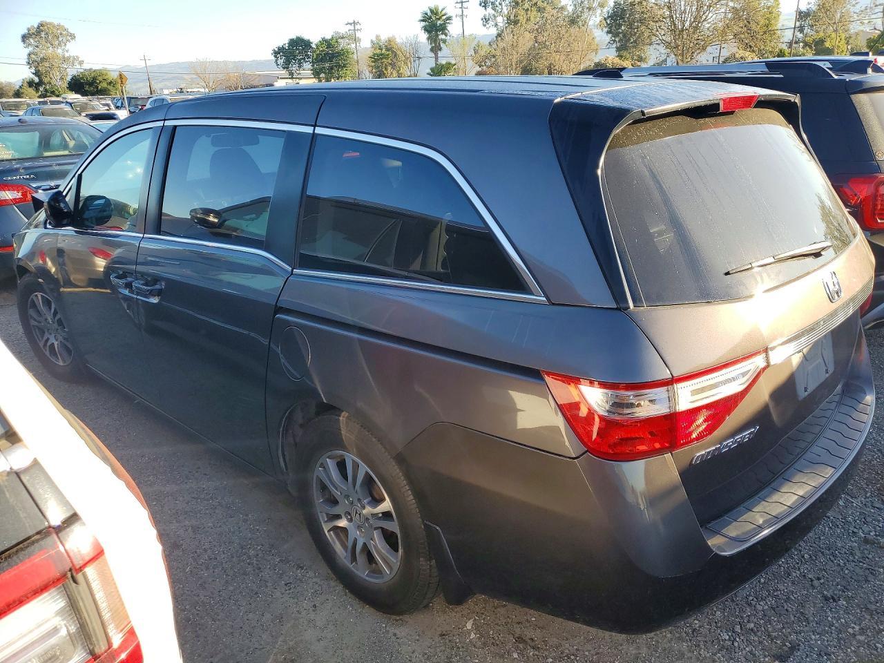 2012 Honda Odyssey Exl - Image 2