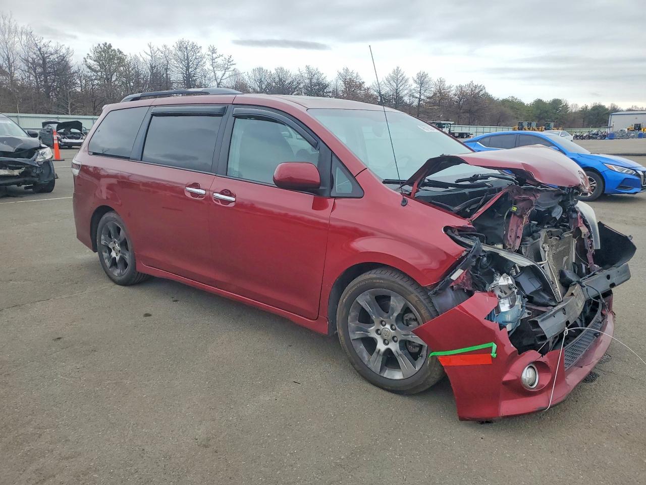 2013 Toyota Sienna Se 8-Passenger - Фото 4