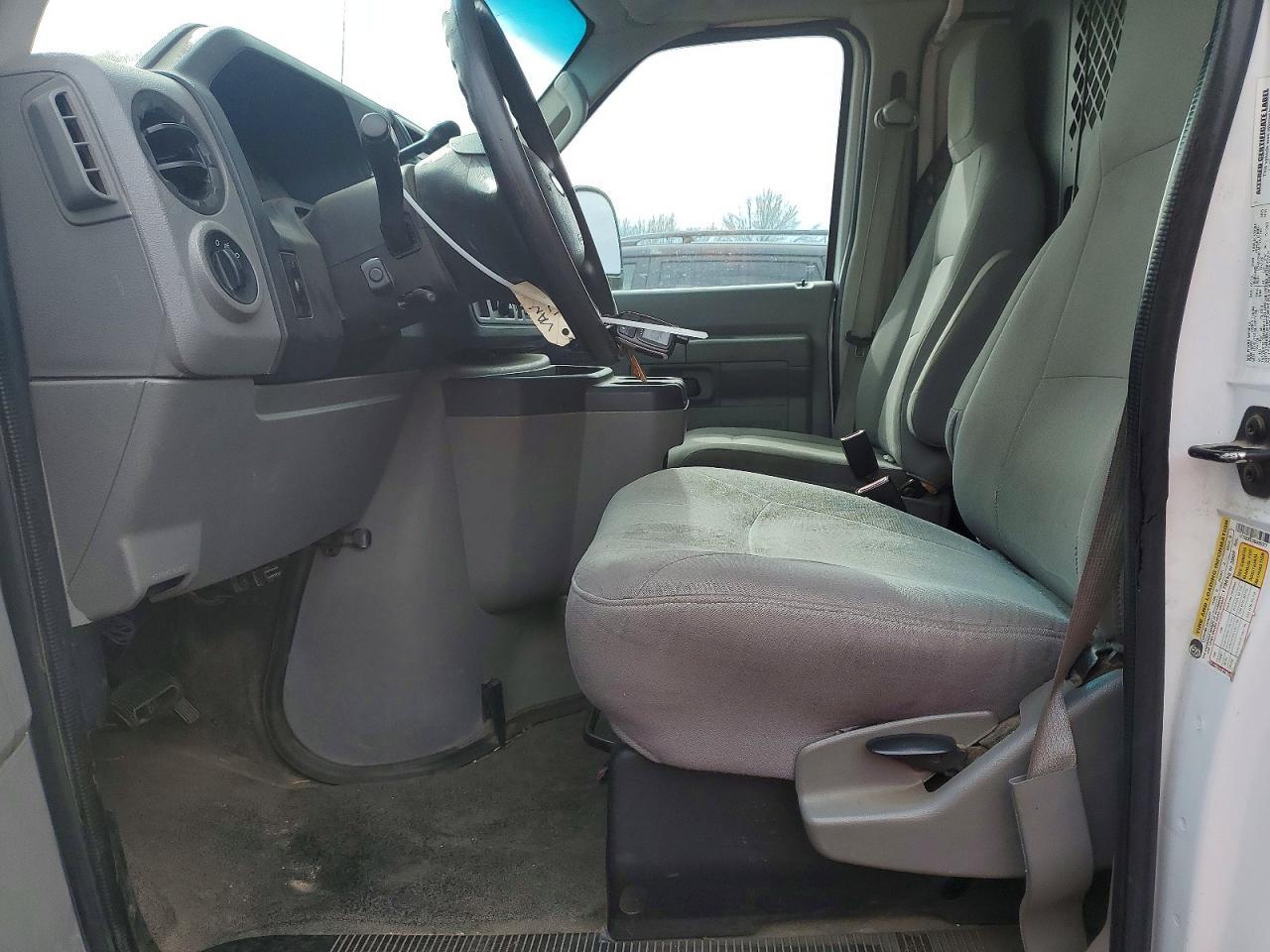 2010 Ford E350 Delivery Van - Image 7