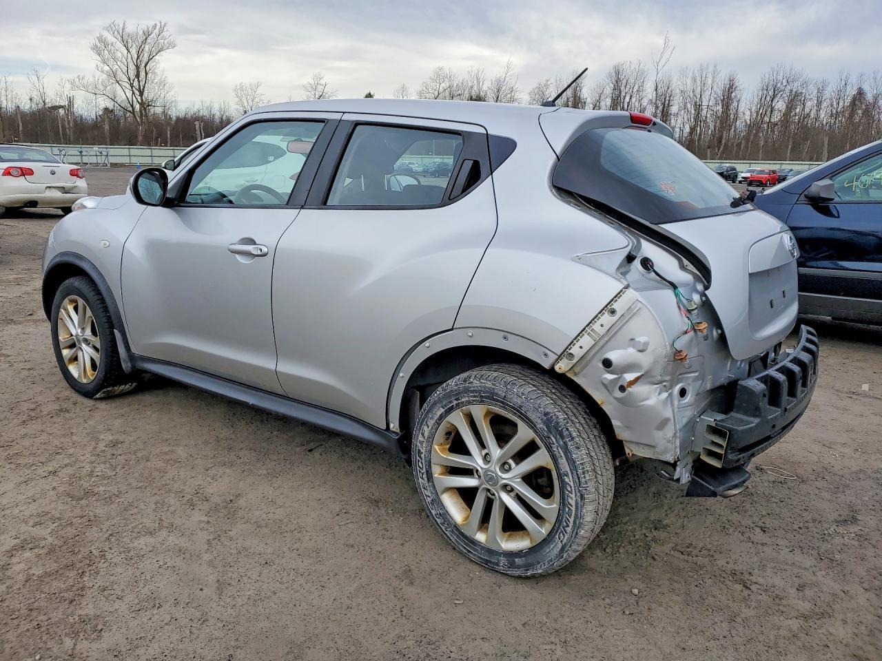 2013 Nissan Juke S - Image 2