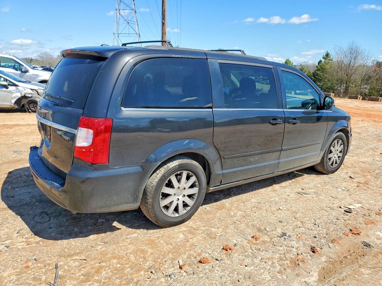 2015 Chrysler Town & Country Lx - Фото 3