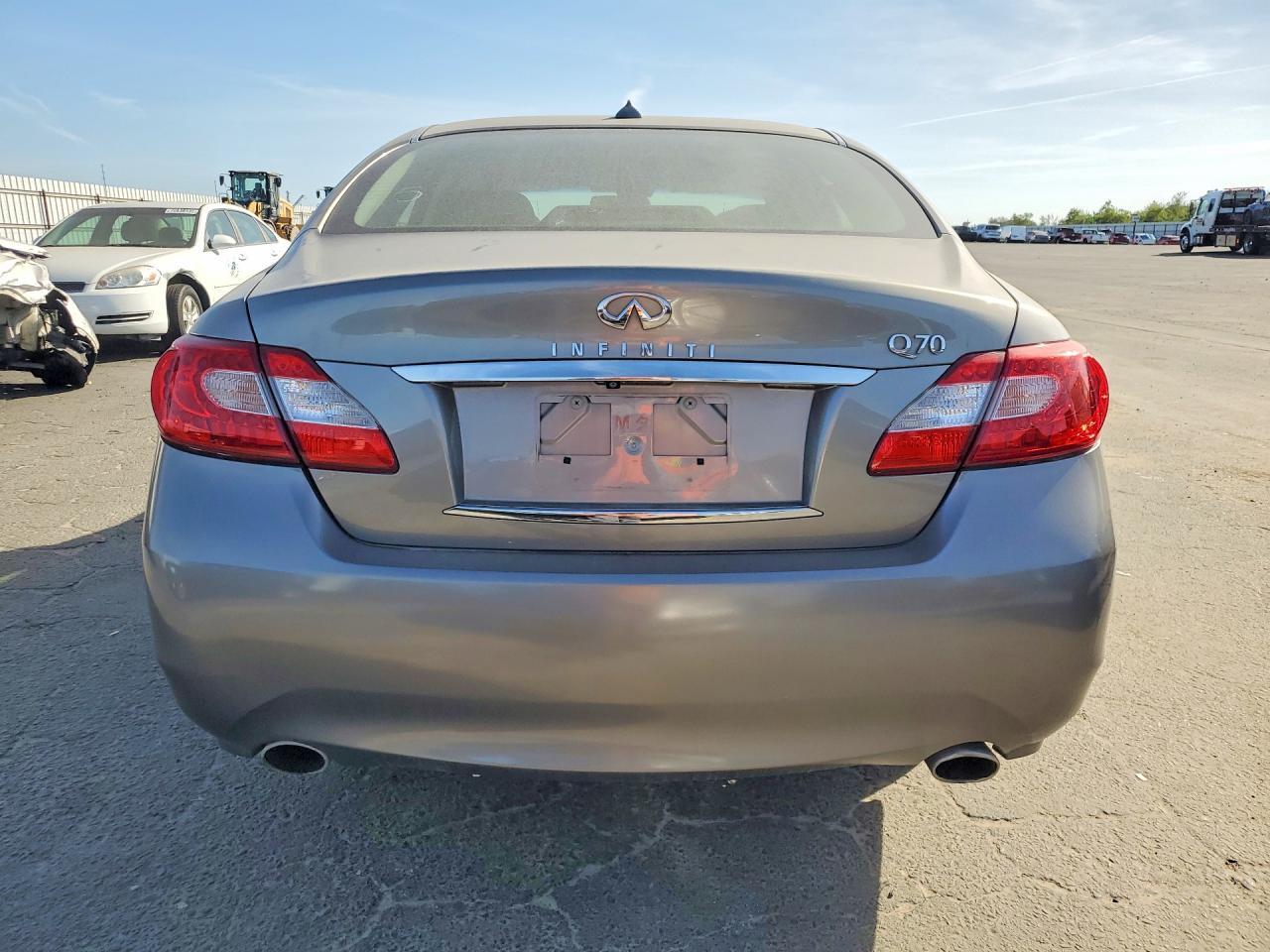 2014 Infiniti Q70 3.7 - Image 6