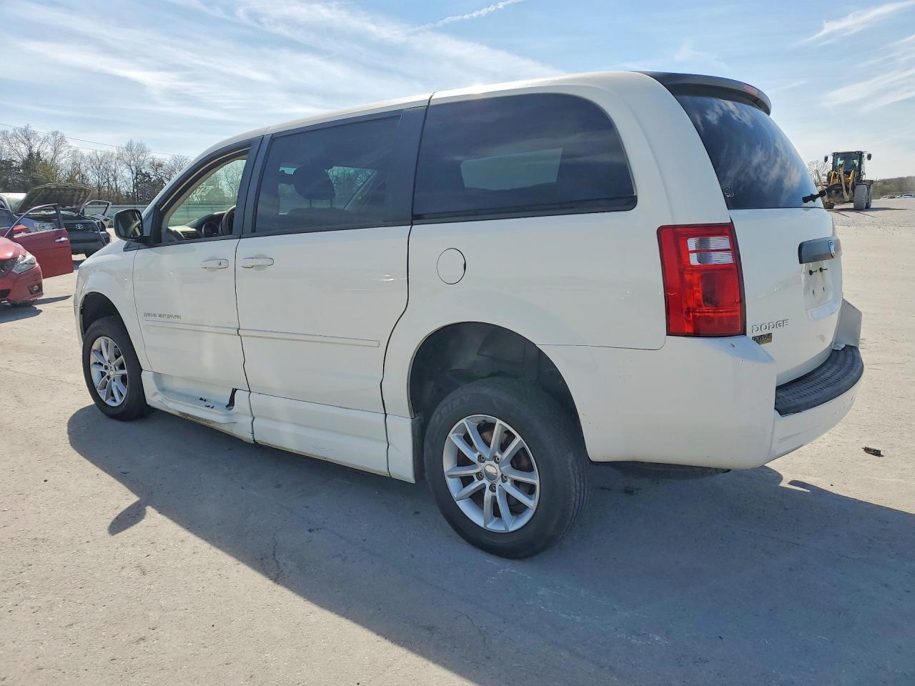 2010 Dodge Grand Caravan Se - Фото 2