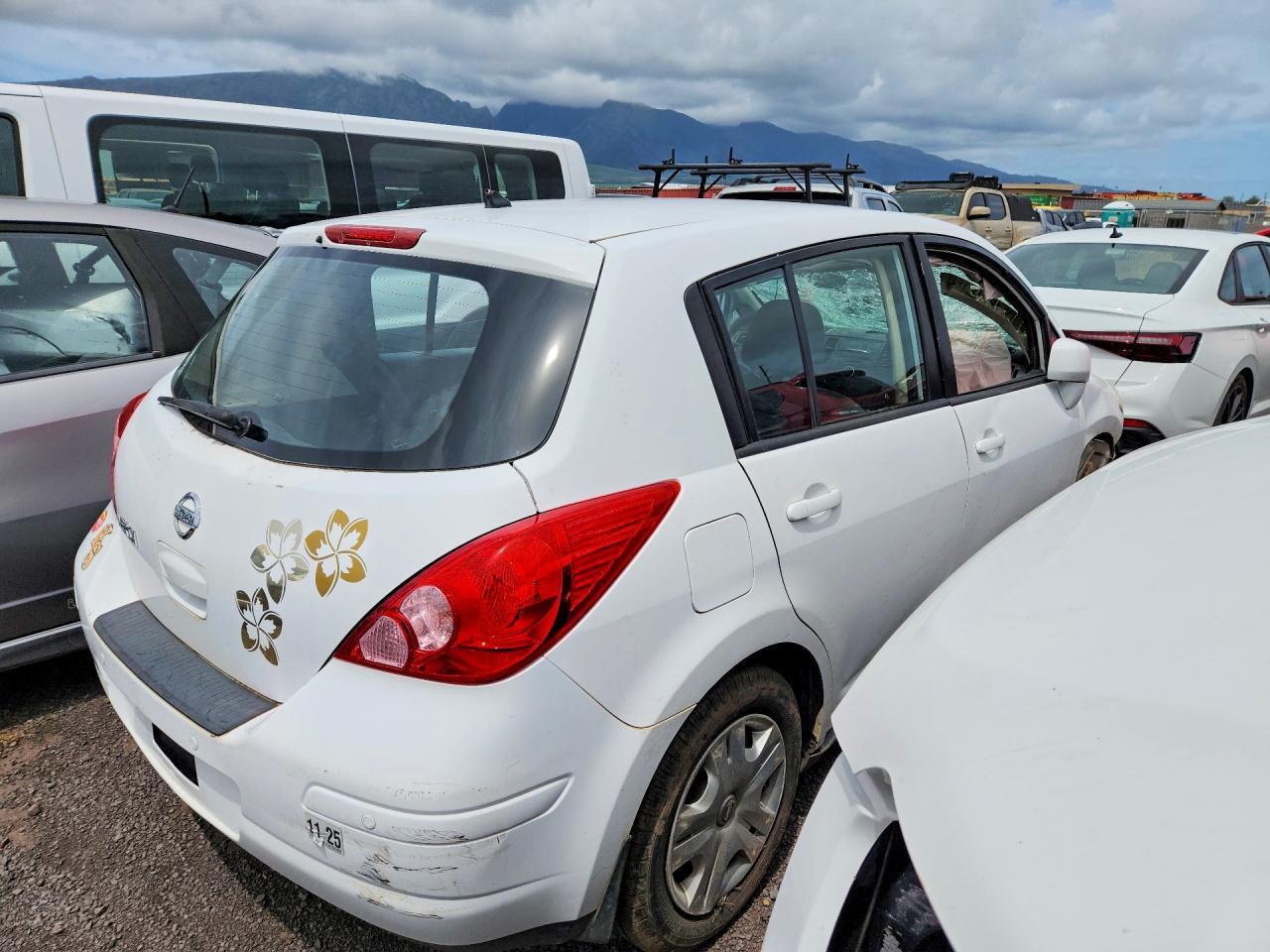 2011 Nissan Versa 1.8 S - Image 3