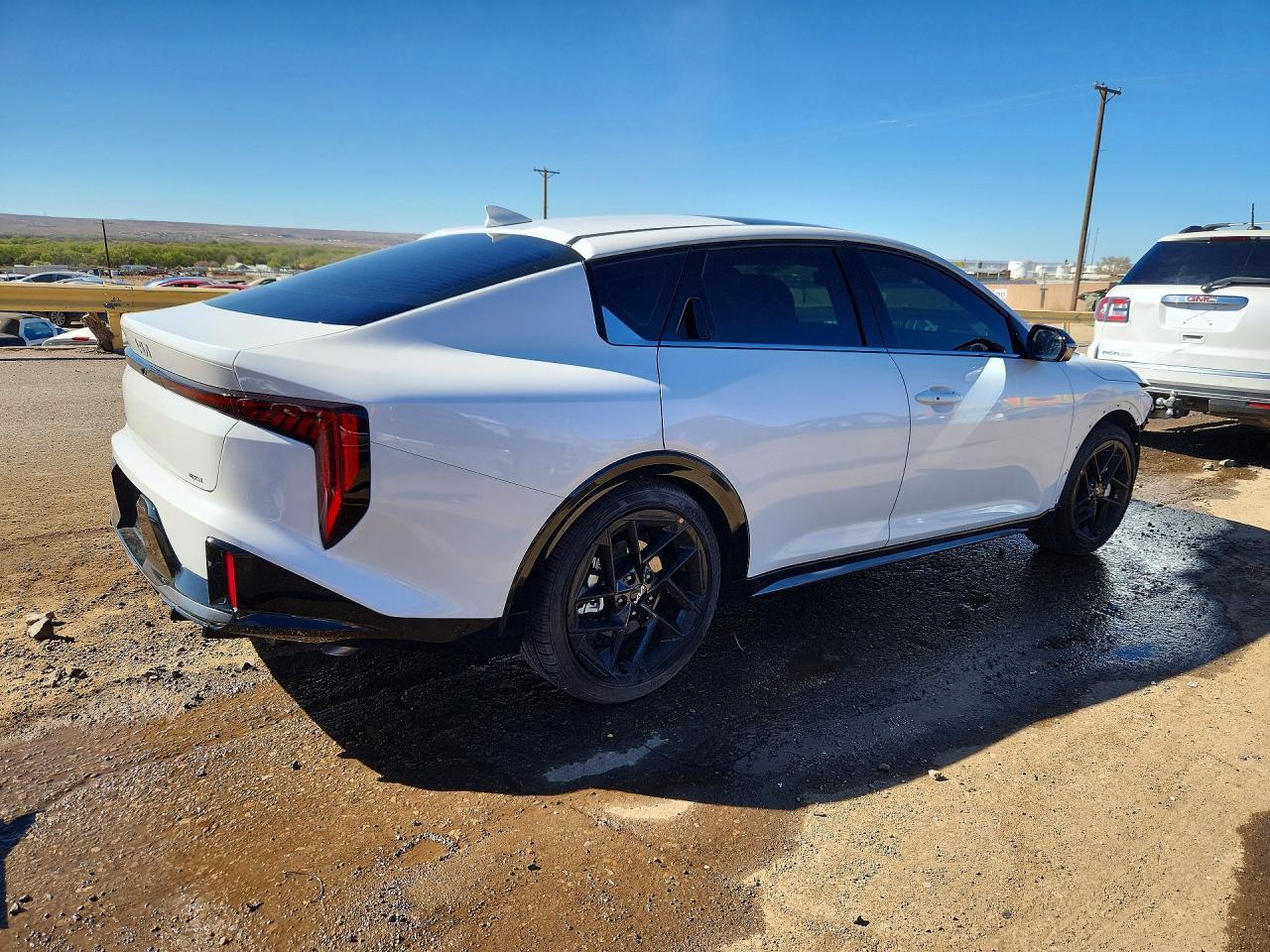 2025 Kia K4 Gt-Line Turbo - Image 3