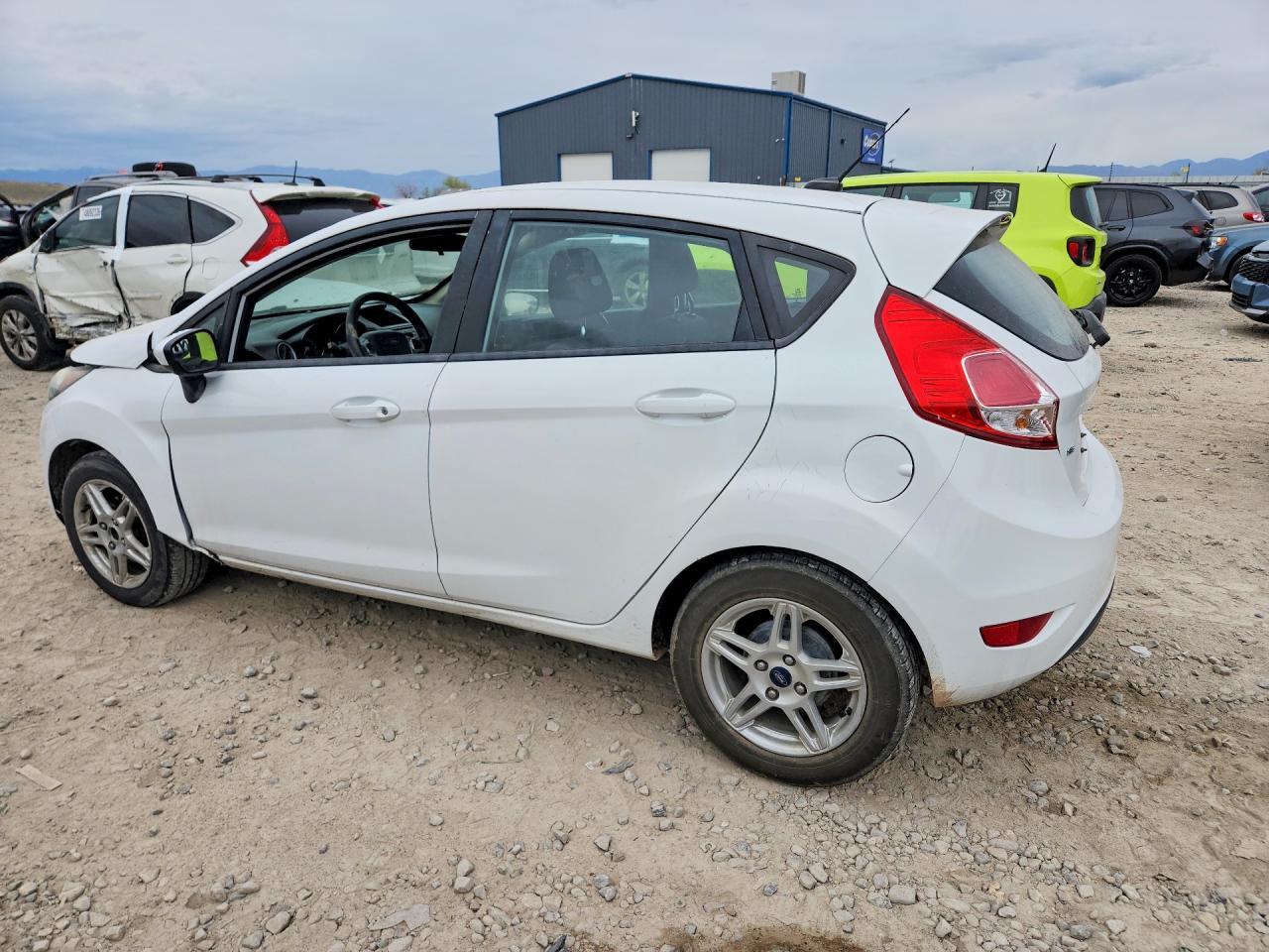 2018 Ford Fiesta Se - Image 2