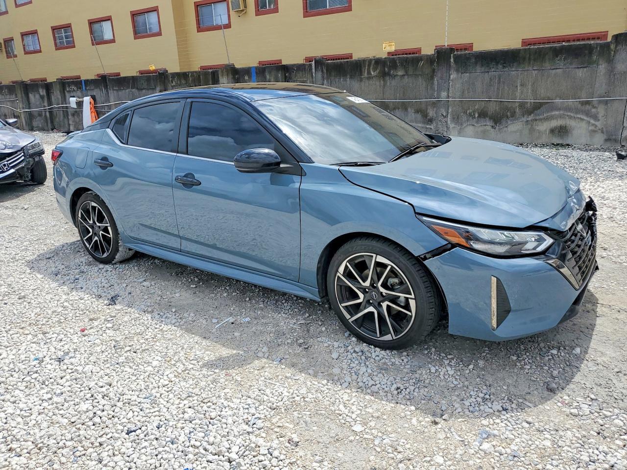 2024 Nissan Sentra Sr - Image 4