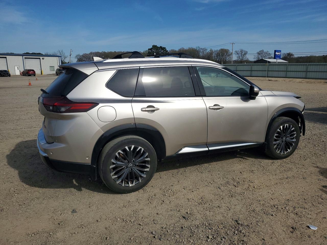 2024 Nissan Rogue Platinum - Фото 3
