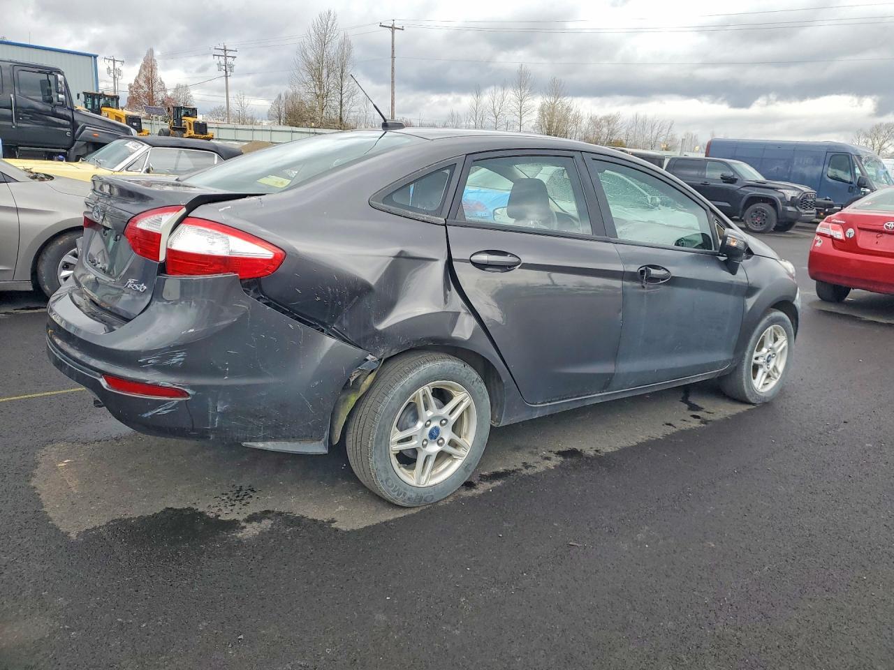 2018 Ford Fiesta Se - Фото 3