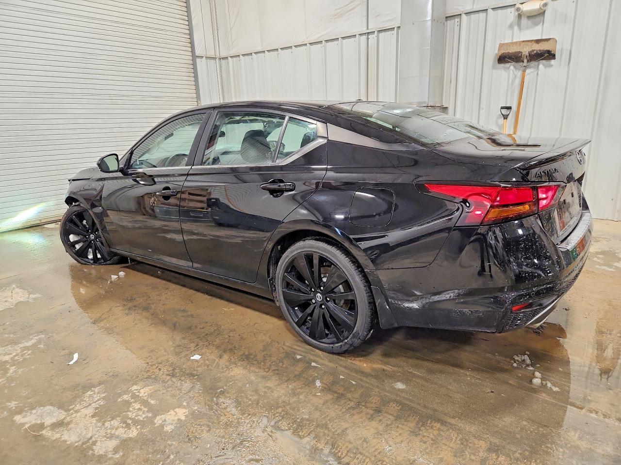 2022 Nissan Altima 2.5 Sr - Фото 2