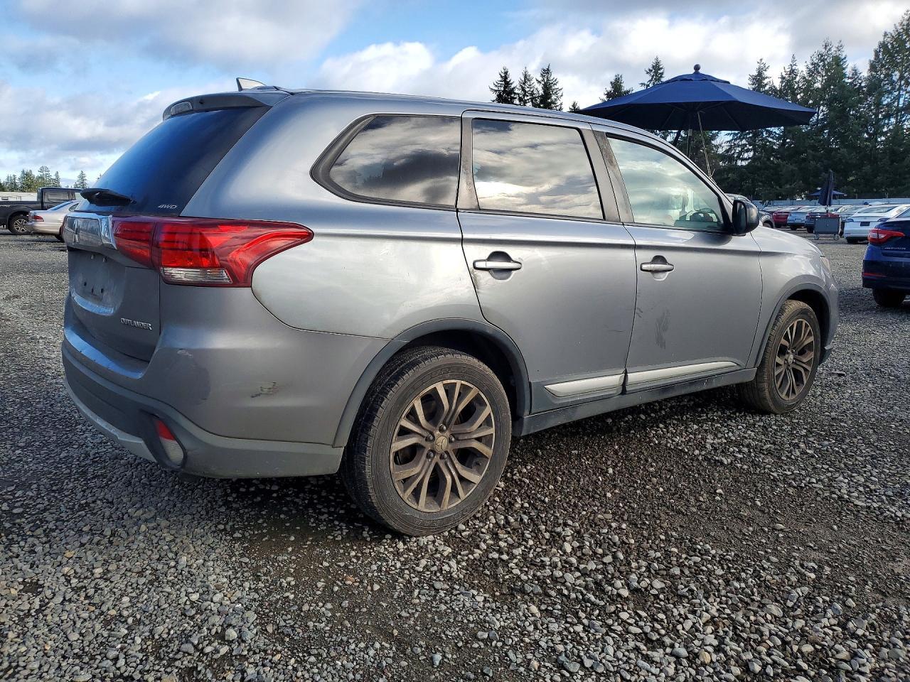 2018 Mitsubishi Outlander Se - Фото 3