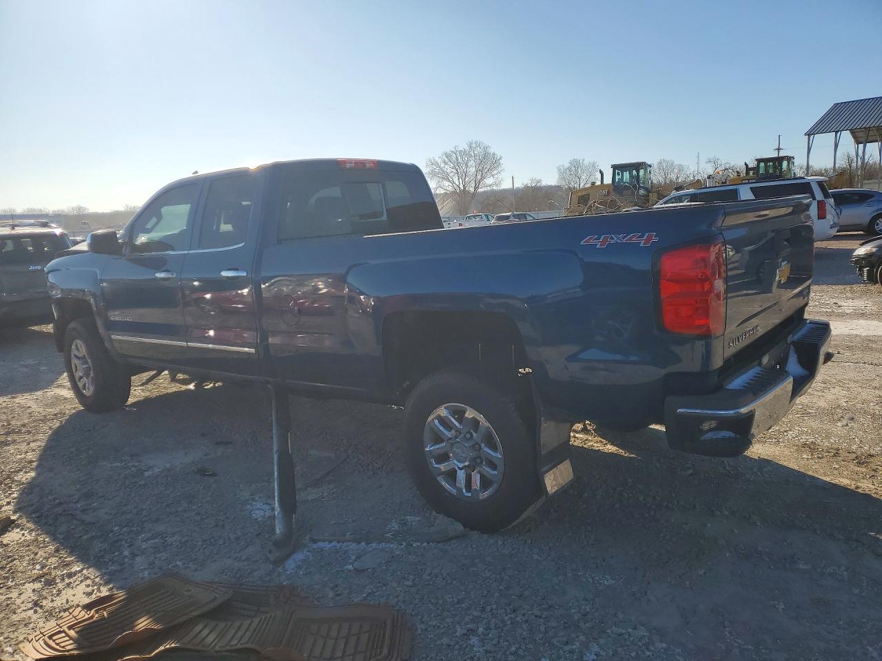 2015 Chevrolet Silverado K2500 Heavy Duty Ltz - Image 2
