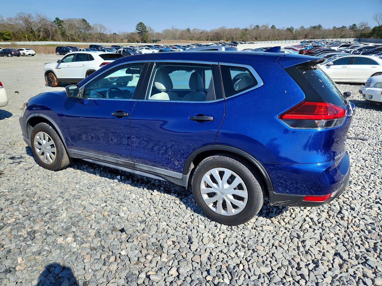2017 Nissan Rogue S - Image 2