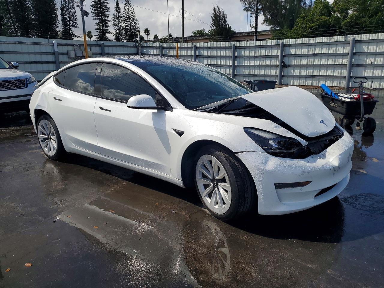 2021 Tesla Model 3 - Фото 4