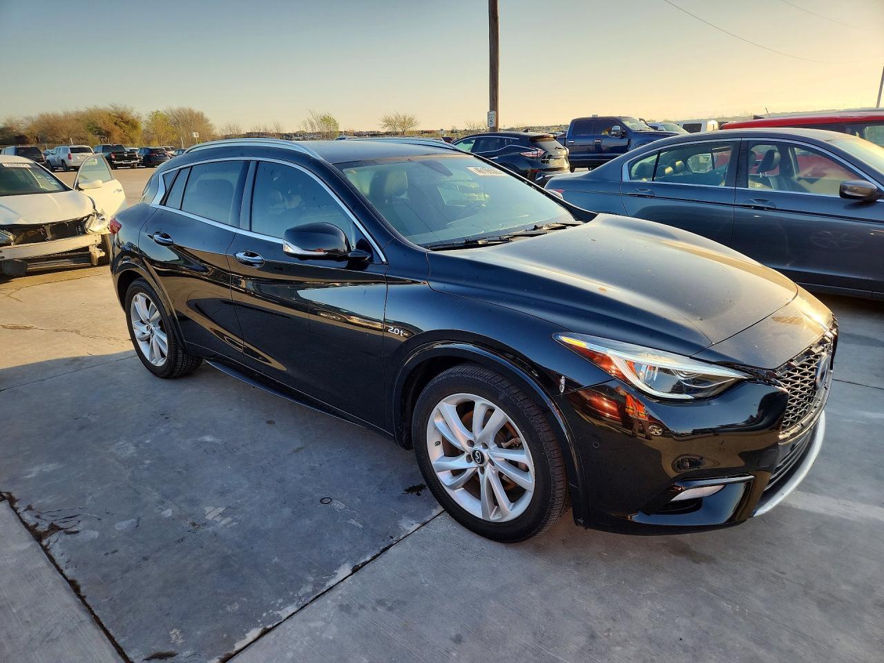 2018 Infiniti Qx30 Essential - Фото 4