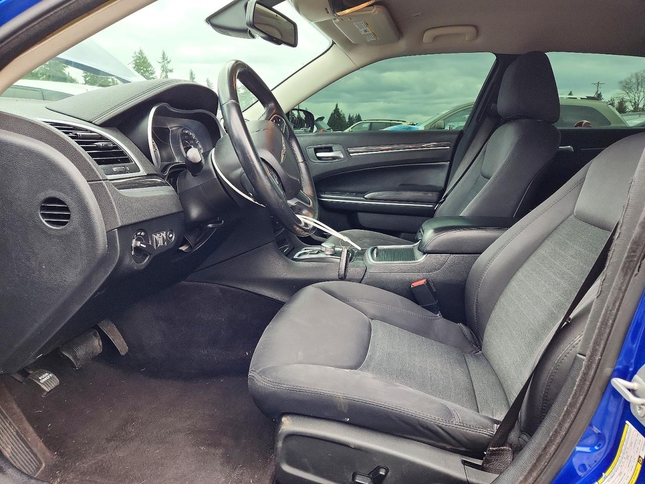 2018 Chrysler 300 Touring - Фото 7