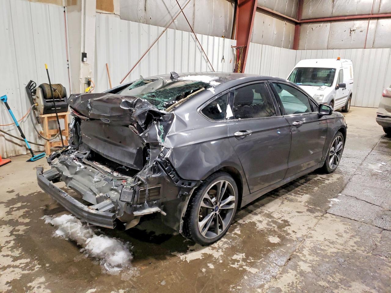 2020 Ford Fusion Titanium - Image 3