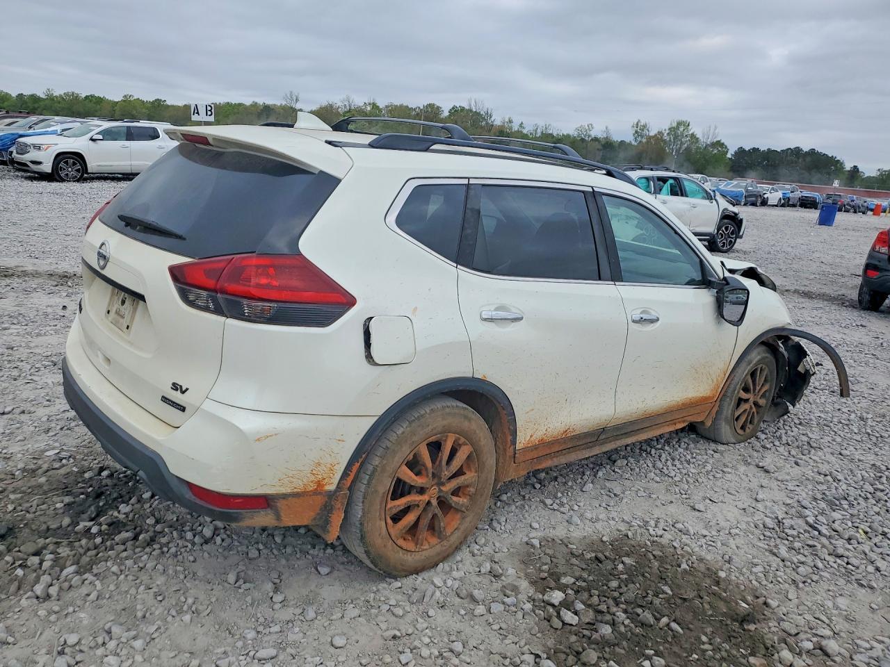 2018 Nissan Rogue Sv - Image 3
