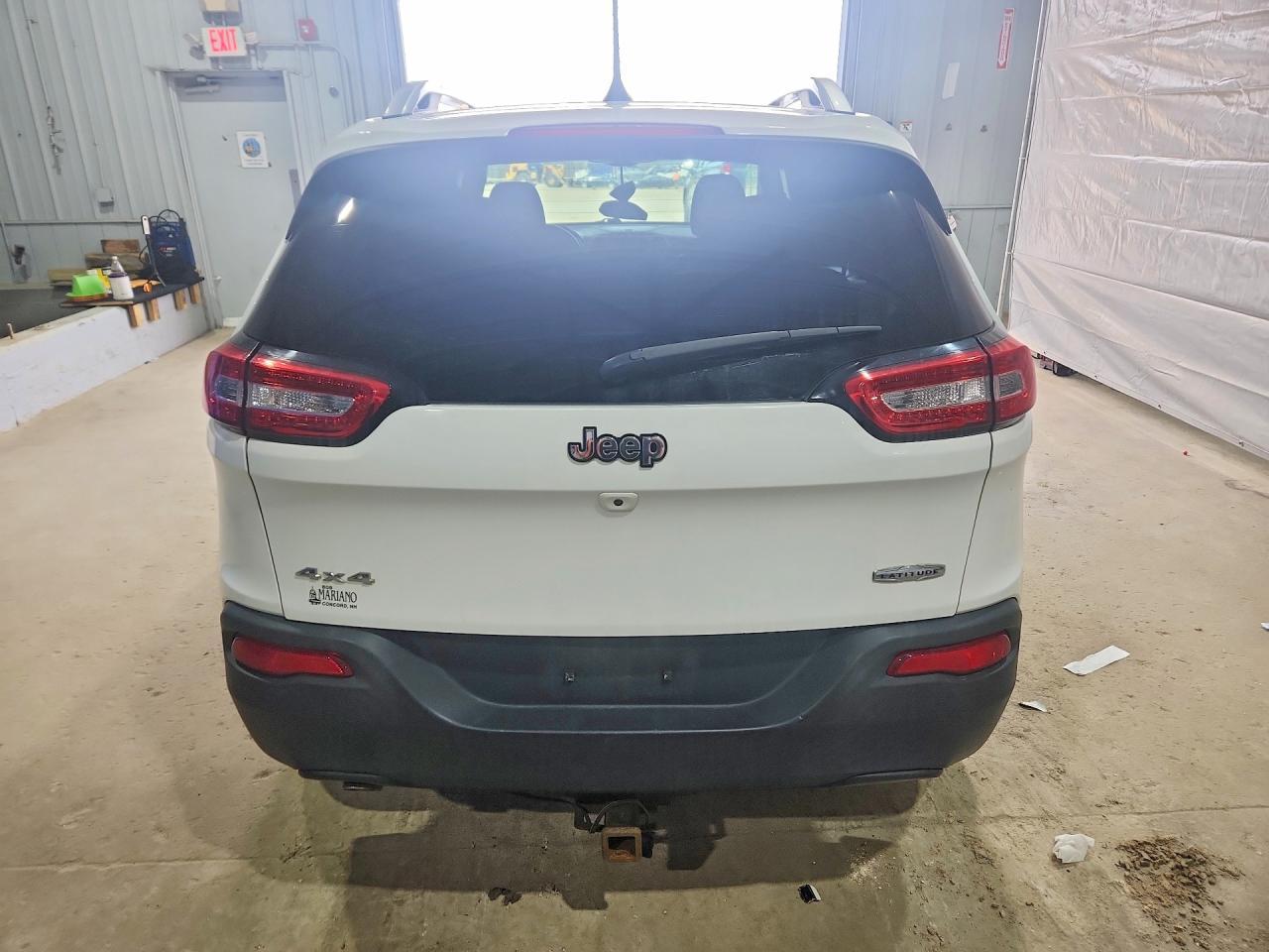 2016 Jeep Cherokee Latitude - Image 6