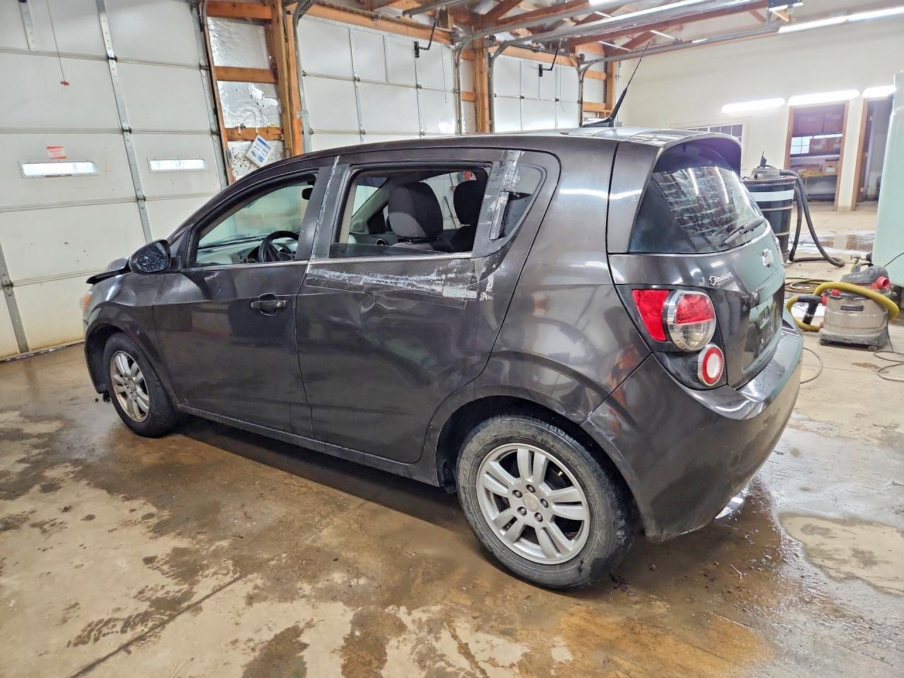 2014 Chevrolet Sonic Lt - Фото 2