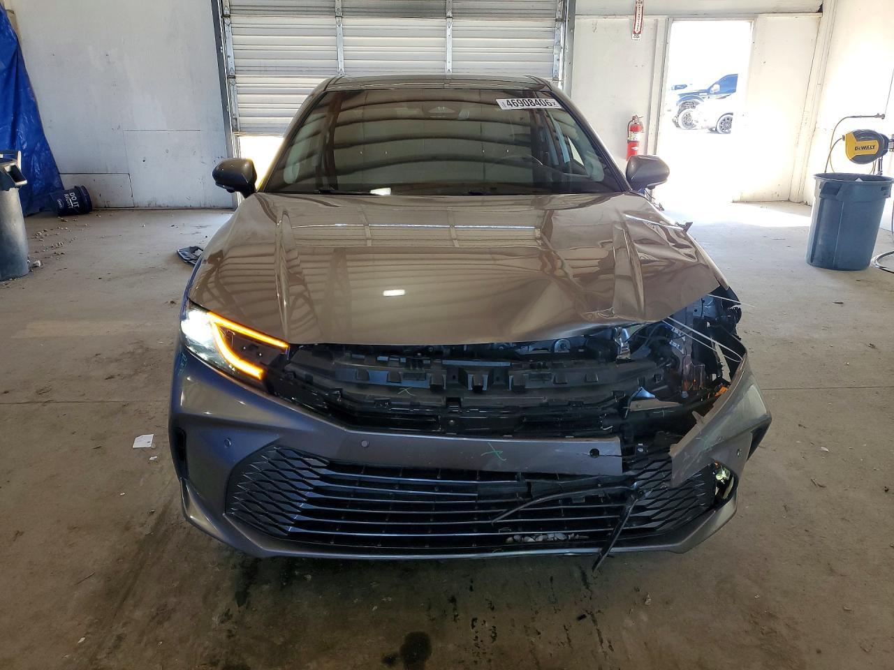 2025 Toyota Camry Xle - Image 5