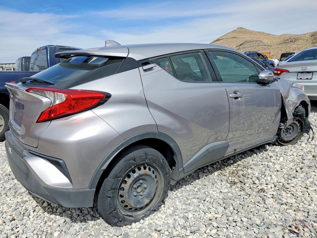 2019 Toyota C-Hr Le - Фото 3
