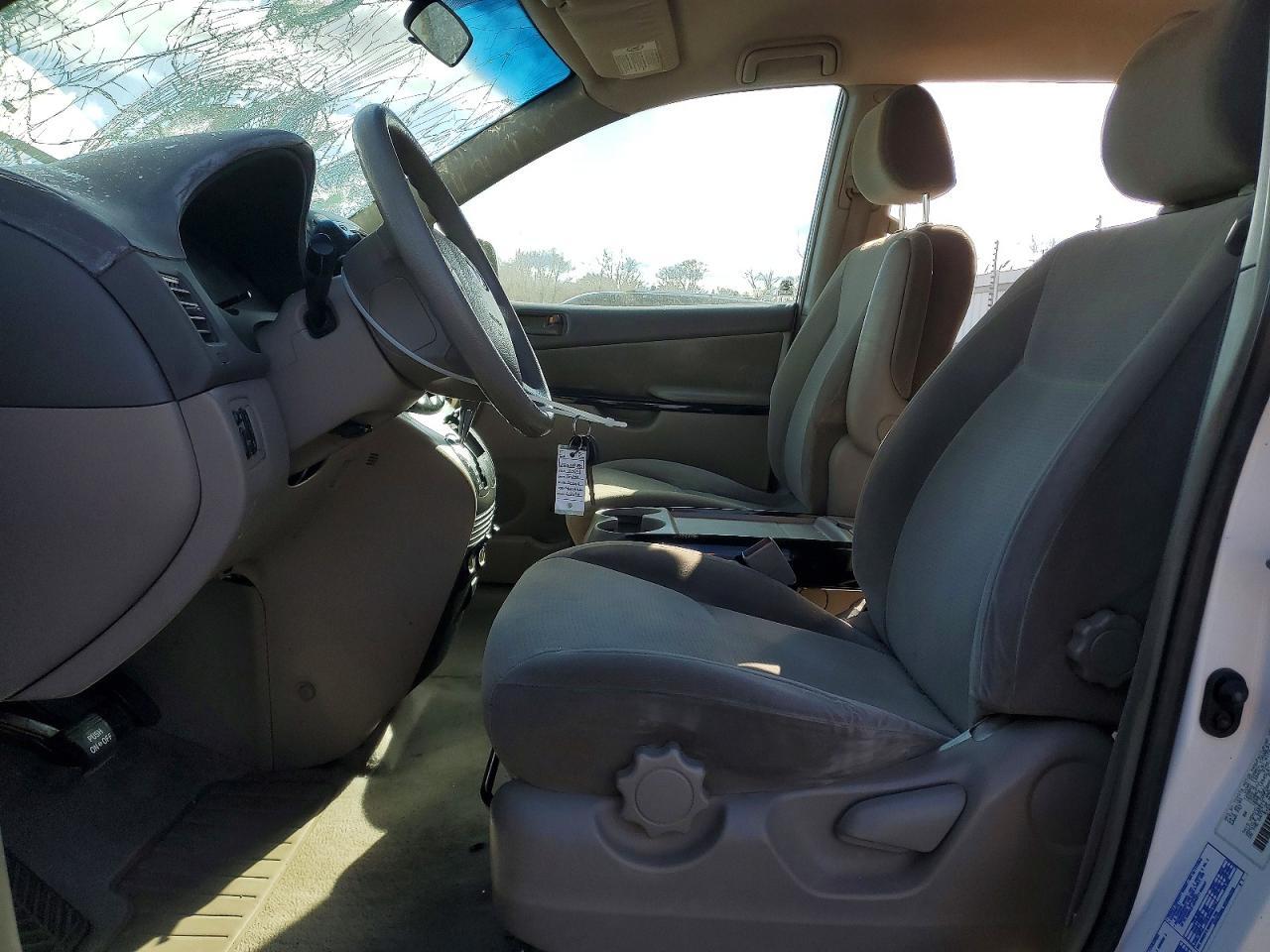 2004 Toyota Sienna Le 8 Passenger - Image 7