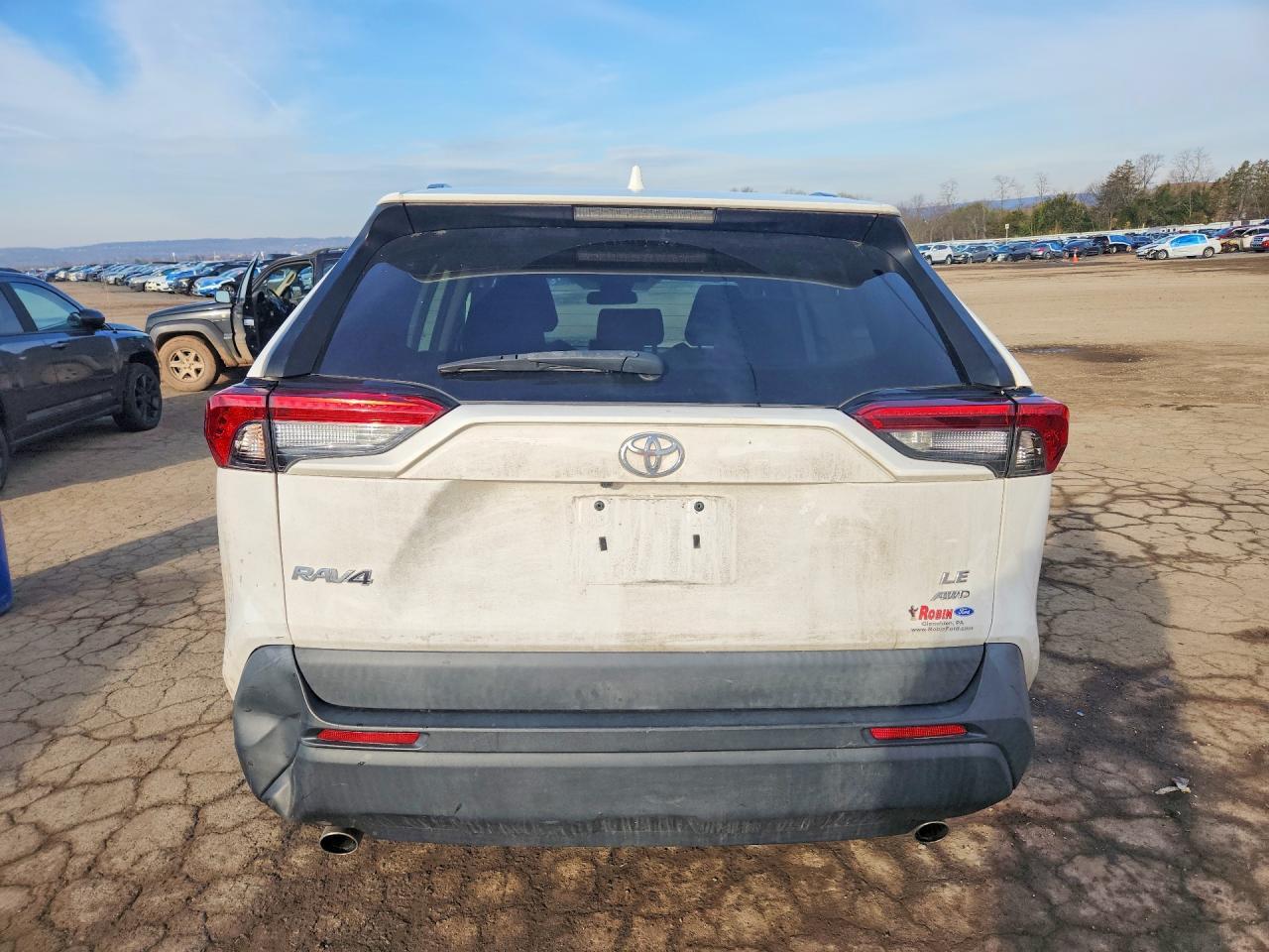 2020 Toyota Rav4 Le - Image 6