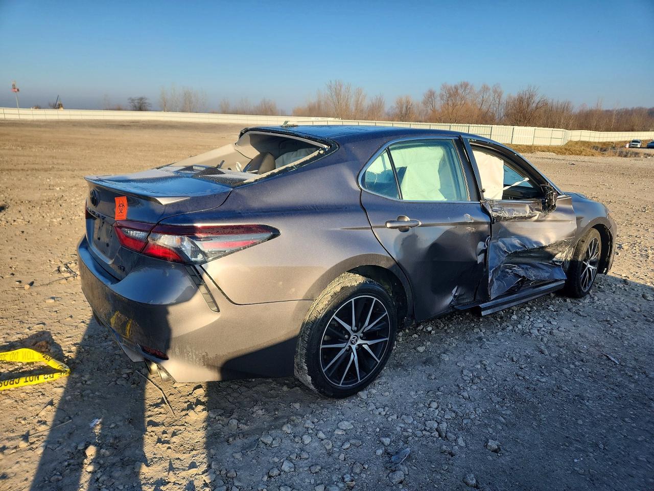 2023 Toyota Camry Se - Фото 3