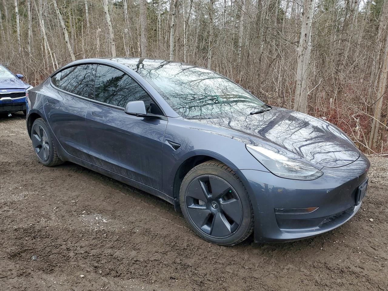 2023 Tesla Model 3 - Фото 4