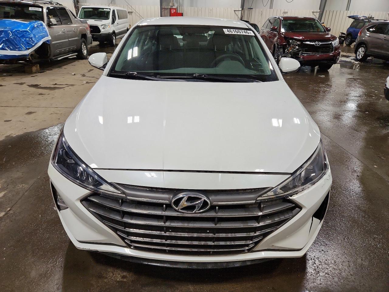 2020 Hyundai Elantra Se - Image 5