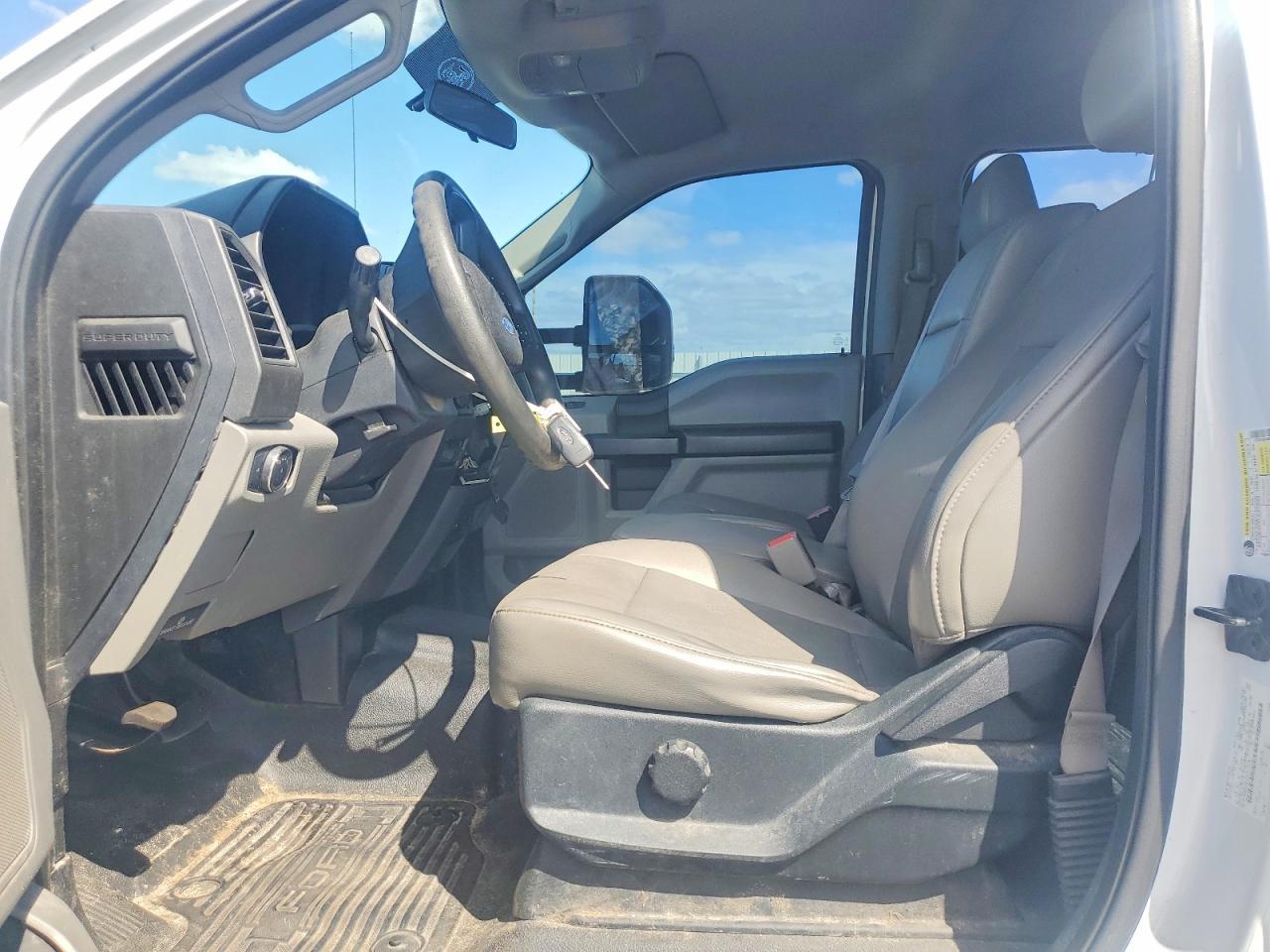 2017 Ford F250 Super Duty - Image 7