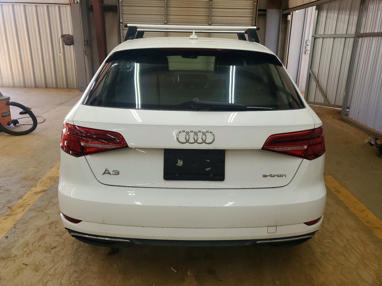 2017 Audi A3 E-Tron Hatchback Premium - Фото 6