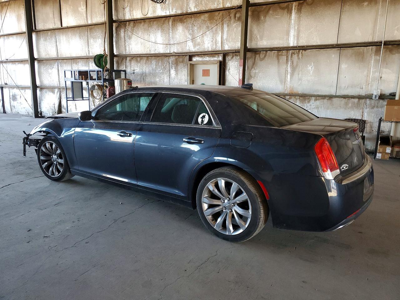 2018 Chrysler 300 Touring - Image 2