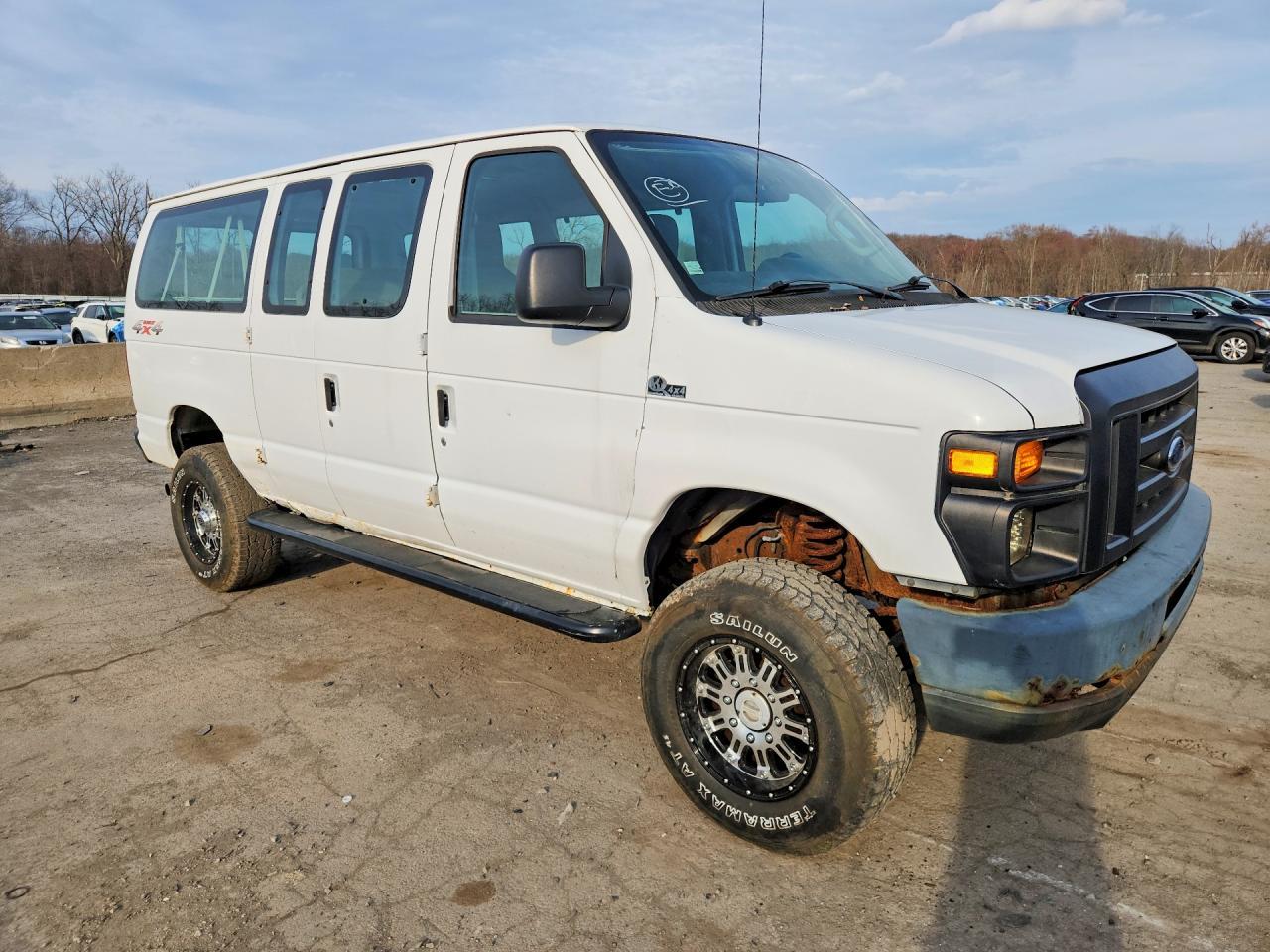 2012 Ford Econoline E350 Super Duty Wagon - Фото 4