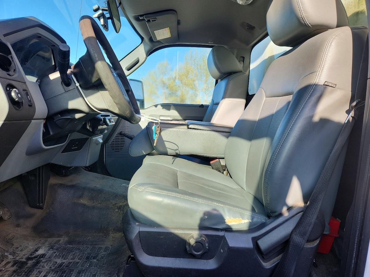2016 Ford F550 Super Duty Refrigerated Box Truck - Image 7
