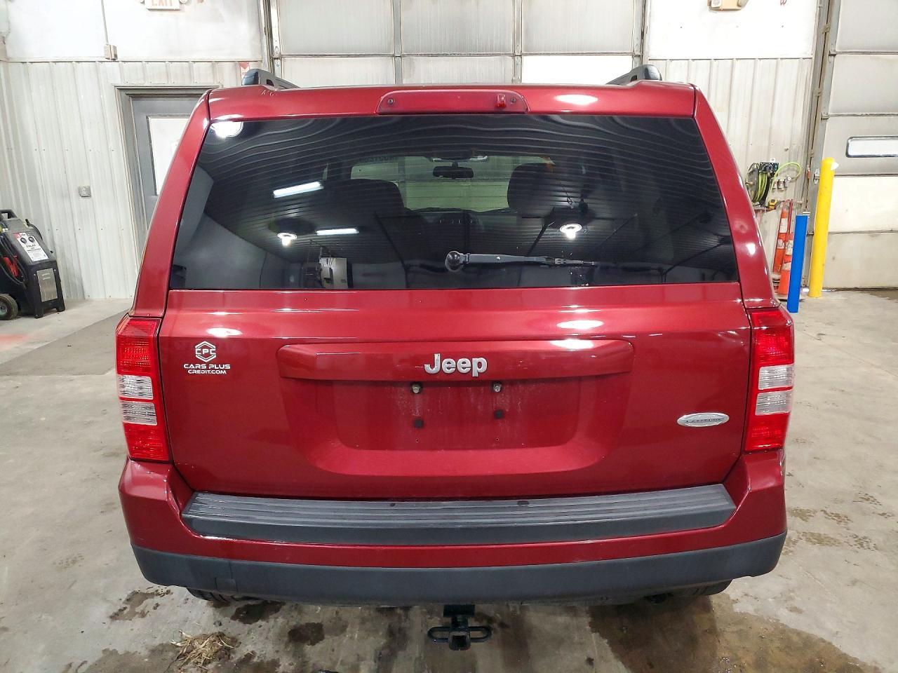 2012 Jeep Patriot Latitude - Фото 6