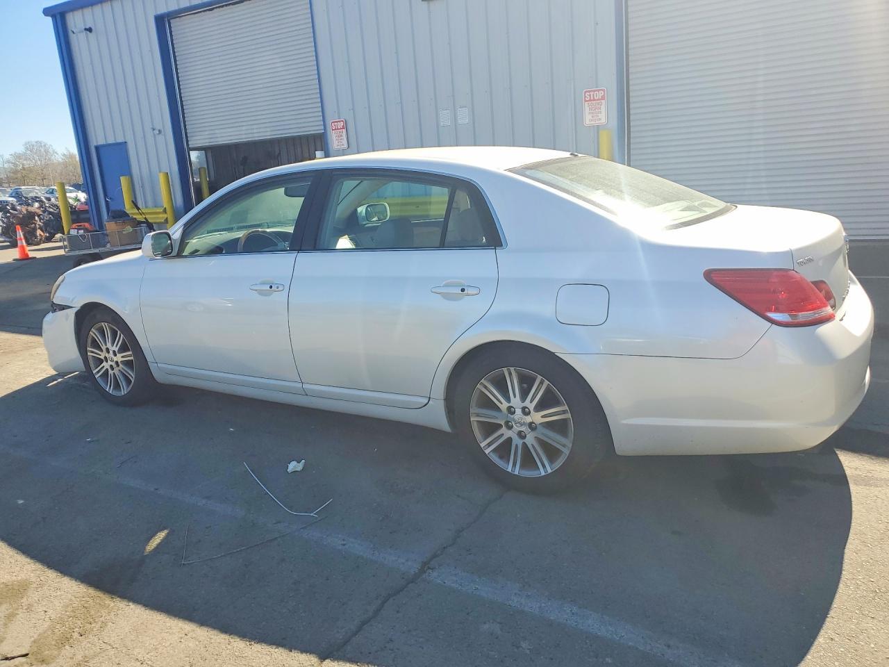 2007 Toyota Avalon Limited - Фото 2