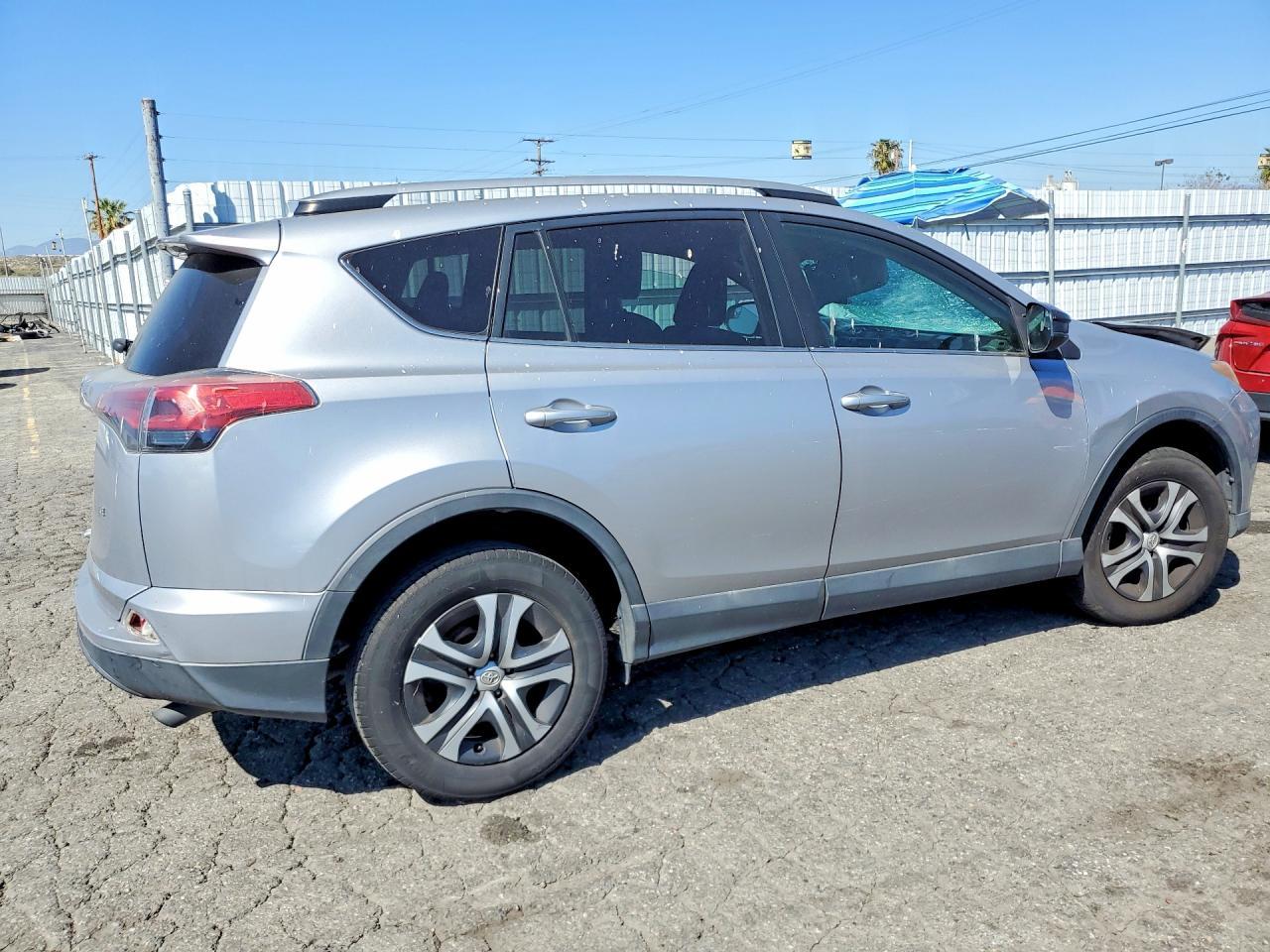 2017 Toyota Rav4 Le - Image 3
