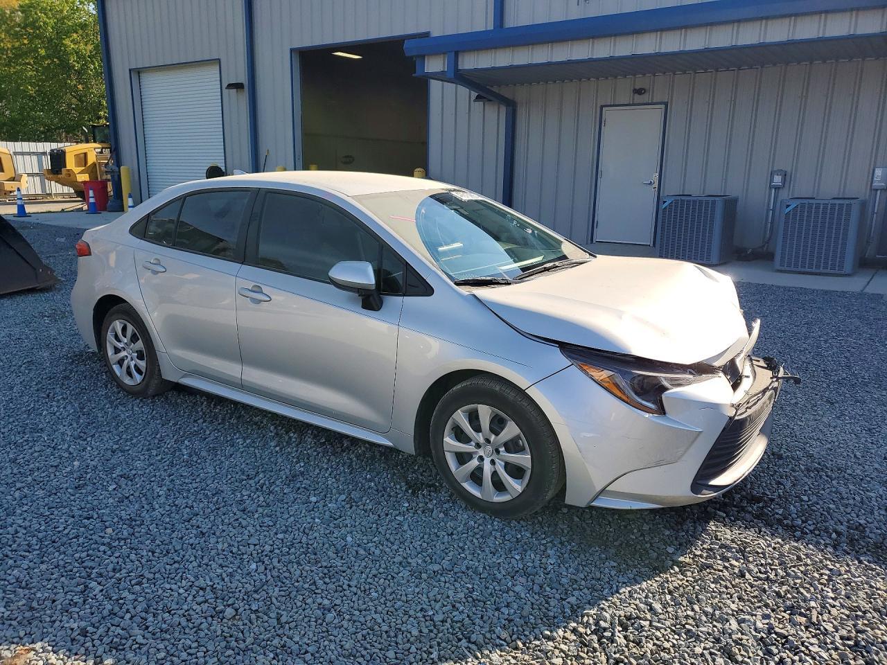 2025 Toyota Corolla Le - Фото 4