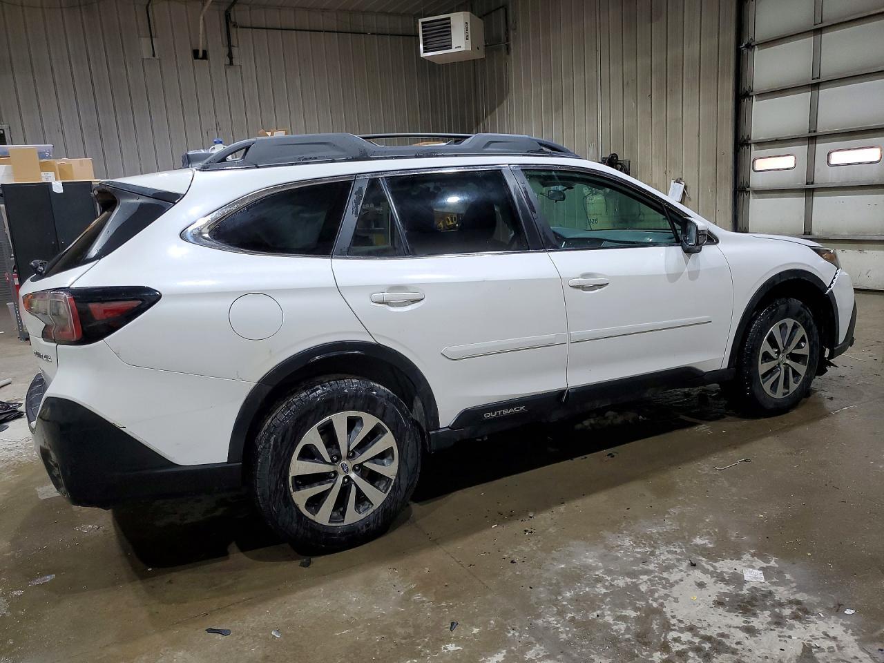2022 Subaru Outback Premium - Фото 3