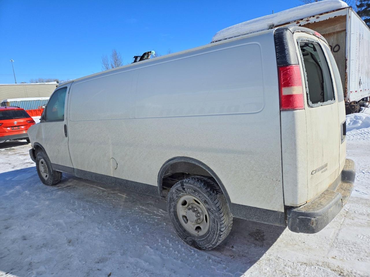 2015 Chevrolet Express G2500 - Фото 2