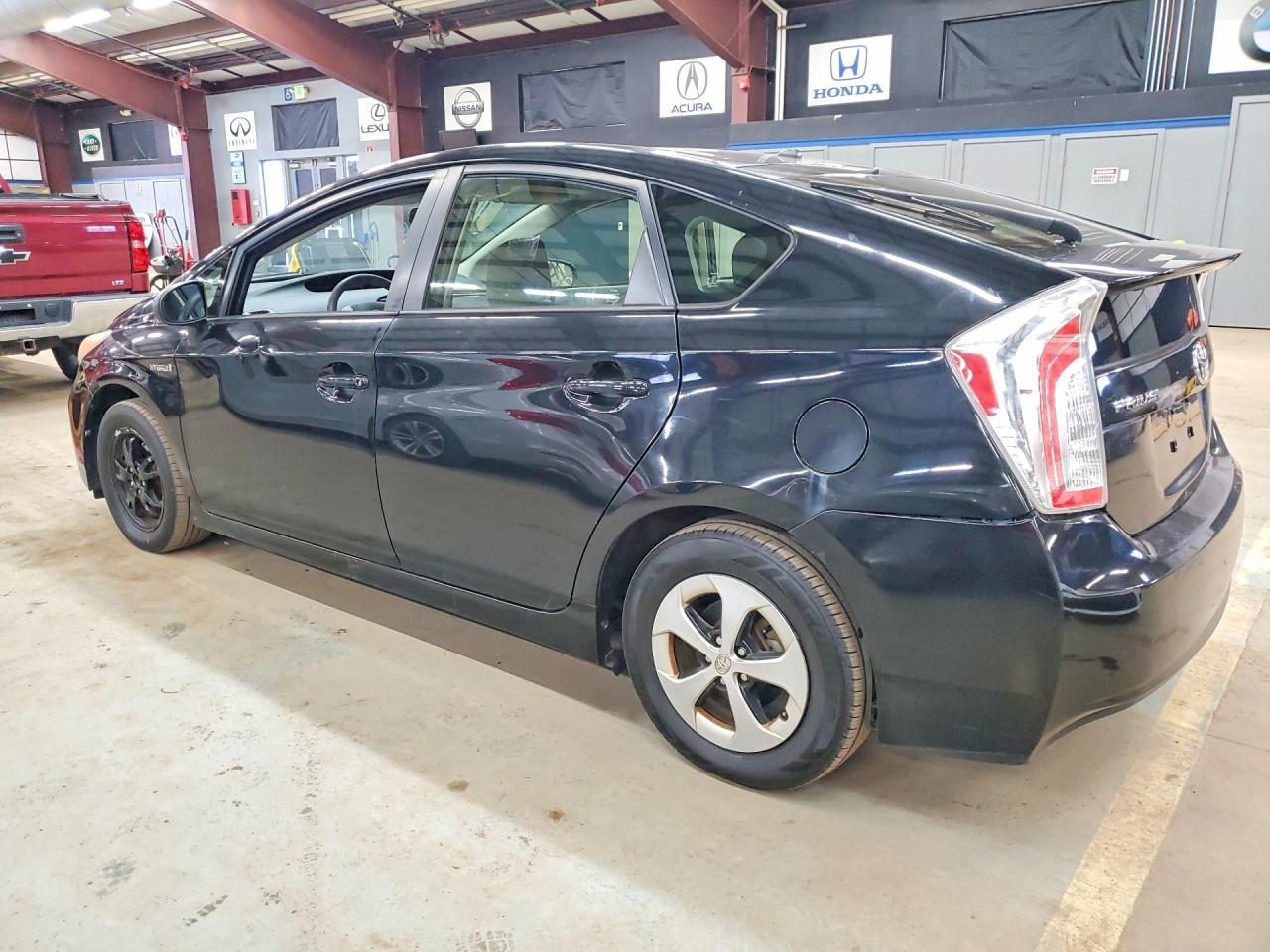 2012 Toyota Prius Two - Фото 2