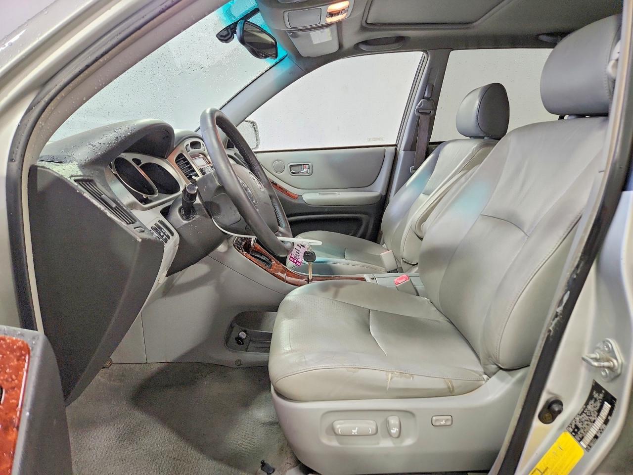 2004 Toyota Highlander Limited - Image 7