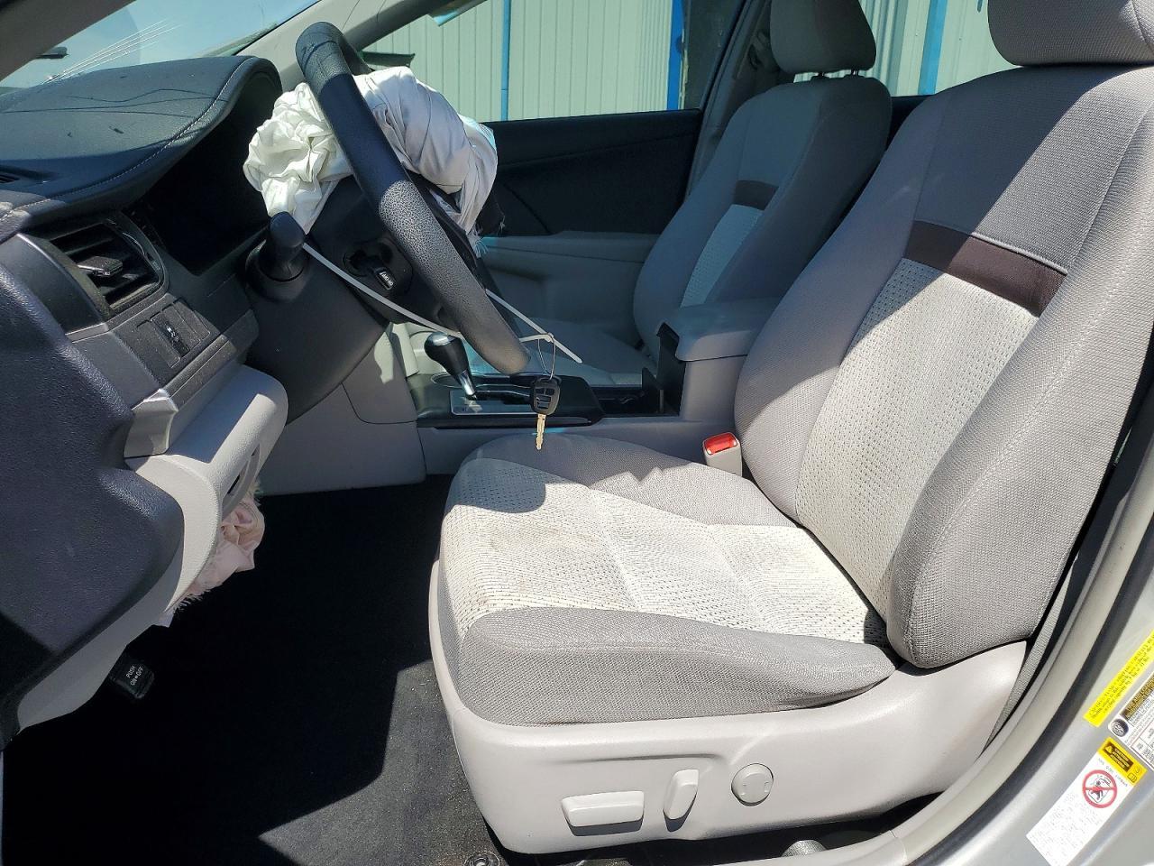 2014 Toyota Camry Le - Image 7