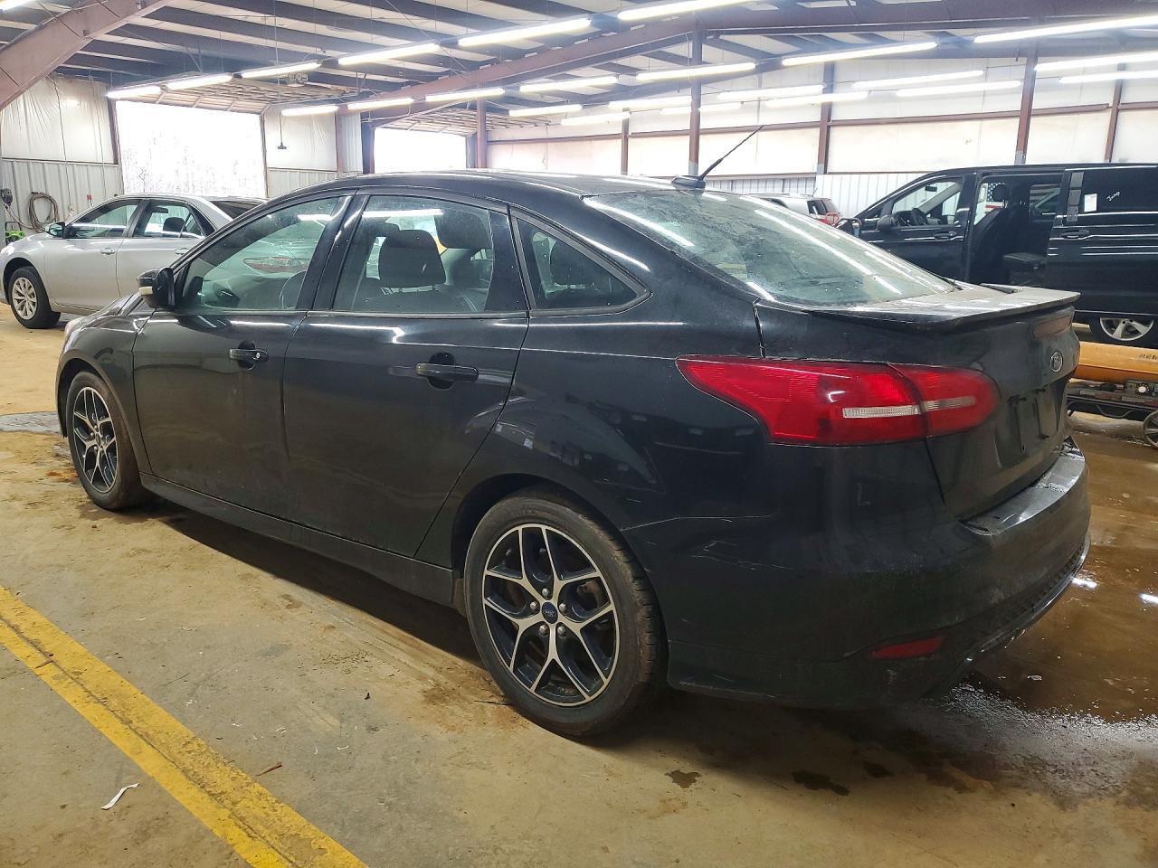2015 Ford Focus Se - Image 2