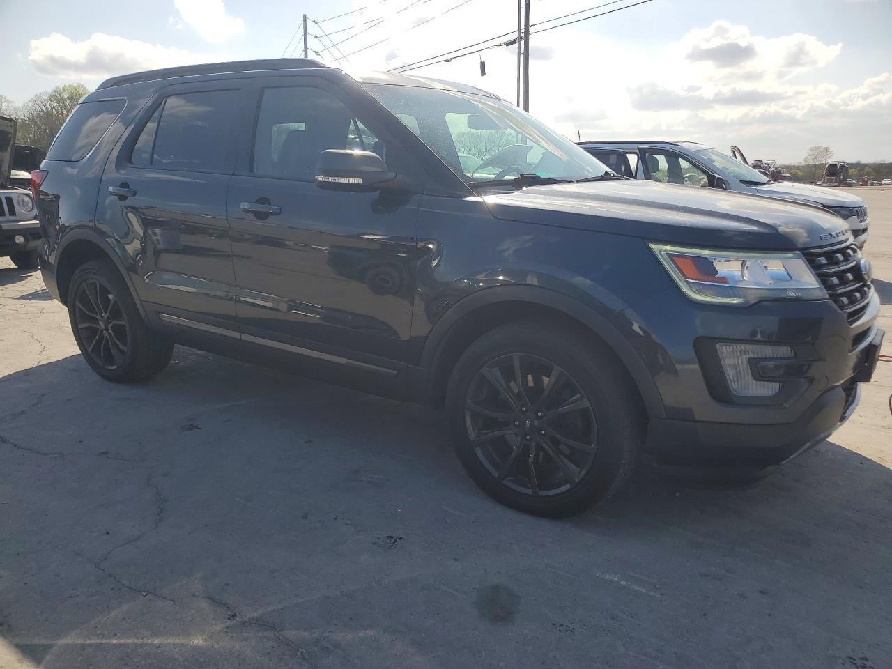 2017 Ford Explorer Xlt - Image 4